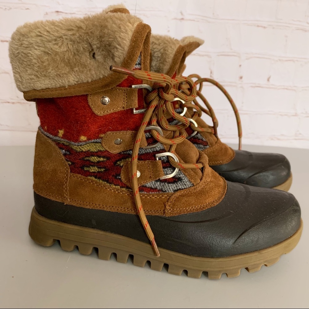 Baretraps Boots Stay Dry System Kids Size 5.5